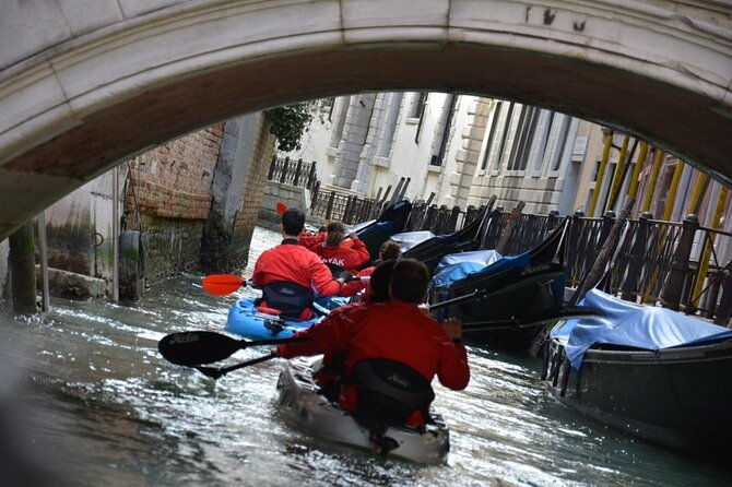 60-quick-kayak-tour-of-venice-with-guide