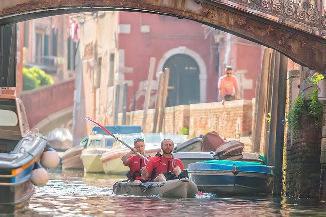 60-quick-kayak-tour-of-venice-with-guide