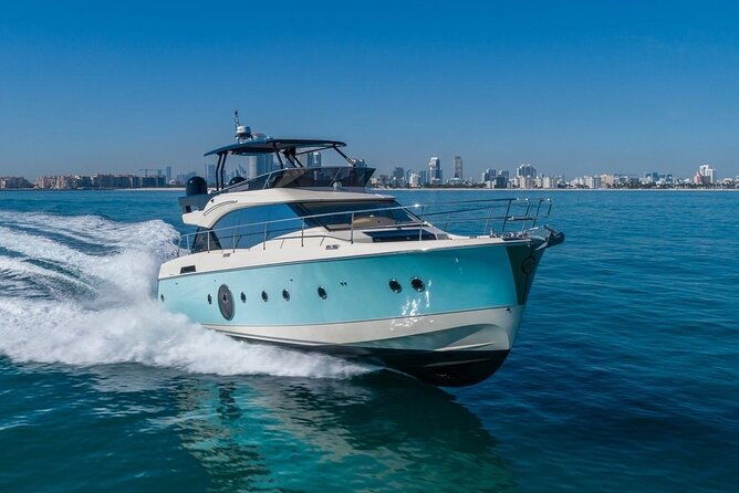 62ft-yacht-tour-in-miami-beach-with-captain-beneteau-mc6-fly