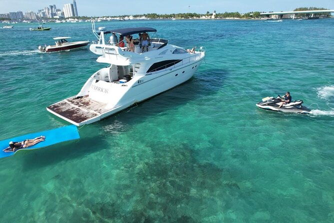 65ft-yacht-charter-in-miami