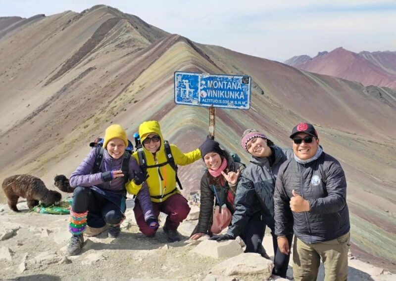 7-colors-mountain-tour-red-valley