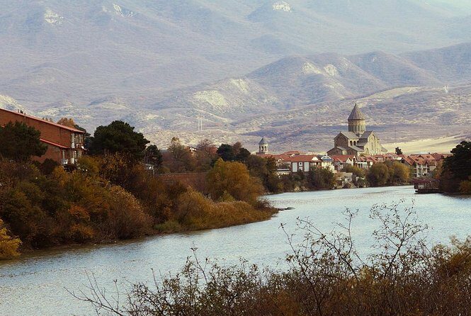 7-Day Georgian Highlights Tour from Tbilisi - Day 6: Scenic Lakes and Tsalkas Natural Beauty