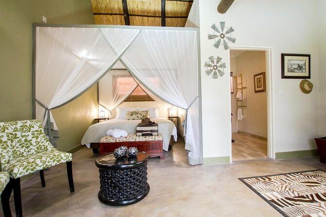 7 Day Highlights Of Botswana Overland Tour  ACCOMODATED (midrange) - The Itinerary in Detail