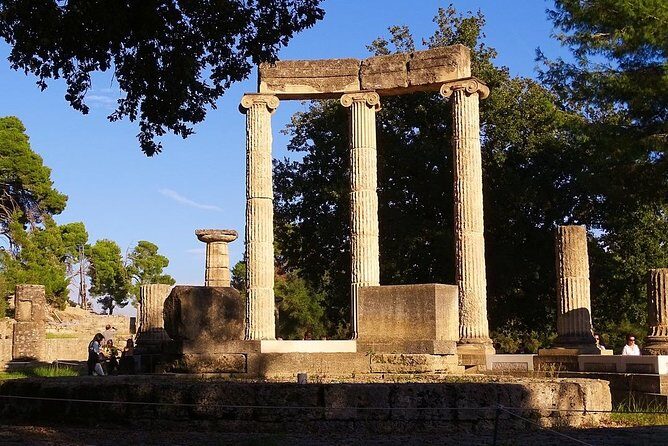 7 Day Tour in Ancient Greece, Mycenae, Delphi, Meteora, Vergina, Thessaloniki - Day Five: Monasteries and Vergina’s Royal Tombs