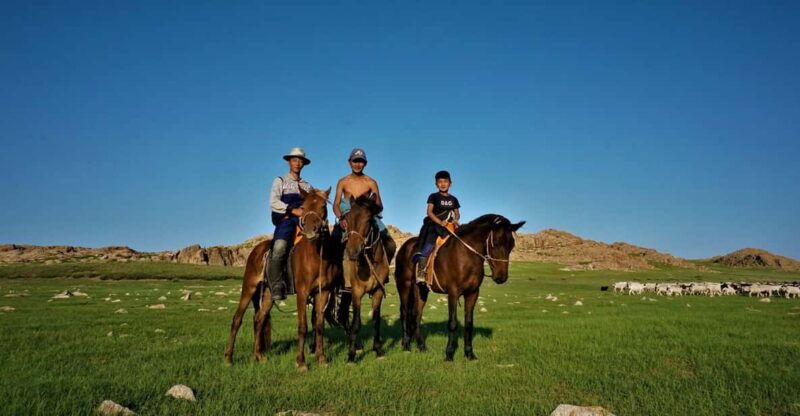 7-day-white-stupa-gobi-orkhon-valley-central-mongolia