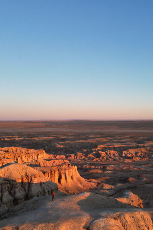 7-day-white-stupa-gobi-orkhon-valley-central-mongolia
