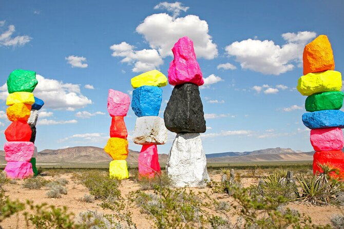 7-magic-mountains-tour-and-las-vegas-sign-on-a-slingshot