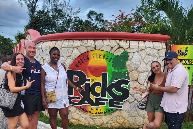 7-mile-beach-and-ricks-cafe-private-tour