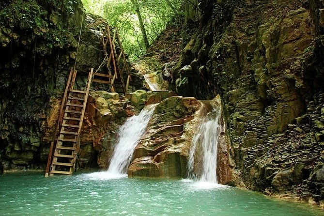 7-waterfallstypical-food