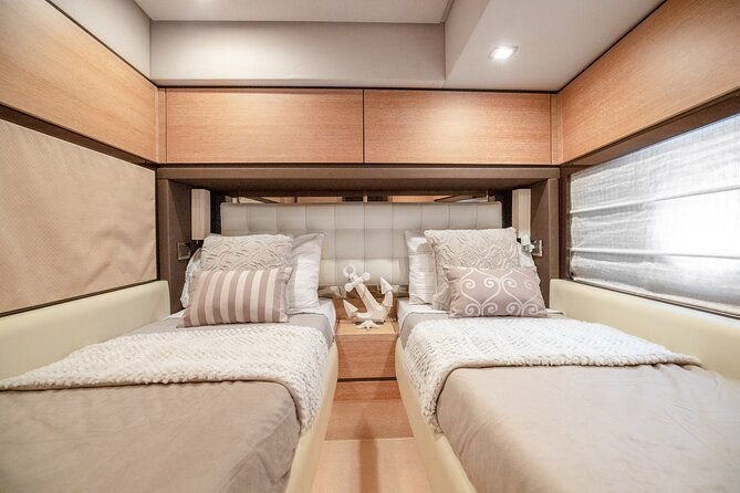70-azimut-flybridge-yacht-charter