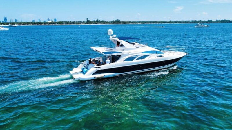 70ft-azimut-available-in-miami-for-up-to-13-people
