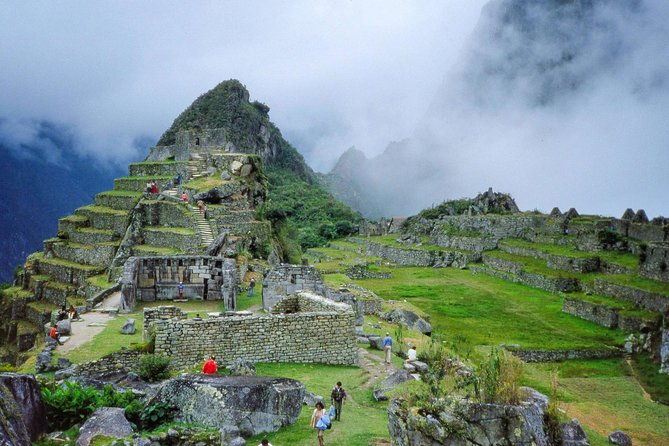 8-day-machu-picchu-and-lake-titicaca-tour-from-lima