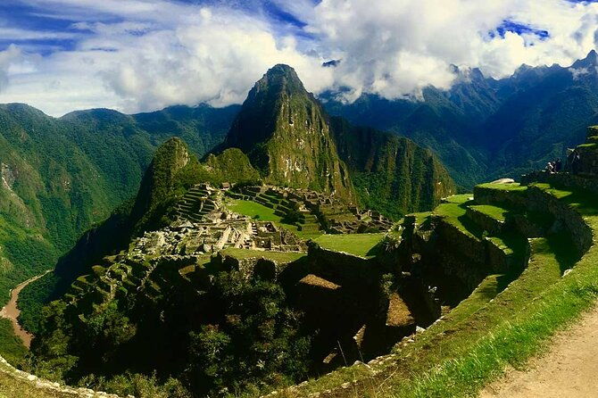 8-day-peru-tours-lima-cusco-sunrise-at-machu-picchu