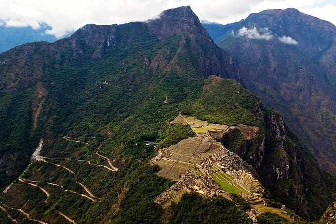 8-day-peru-tours-lima-cusco-sunrise-at-machu-picchu