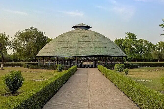 8 Day Private Buddha Pilgrimage Bodhgaya to Kathmandu - Exploring the Sacred: Bodhgaya and Day 1