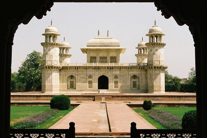 8 Days India Golden Triangle Tour With Varanasi - Exploring the Itinerary in Detail