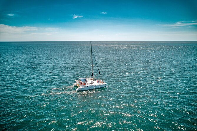 8-hour-all-inclusive-catamaran-sailing-tour-from-tamarindo