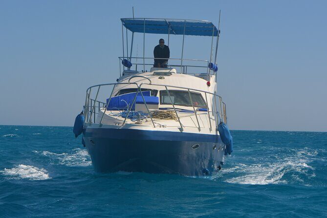 8-Hour Private Boat Charter Exclusive & Lunch Transfer -Hurghada - An In-Depth Look at the Tour Experience