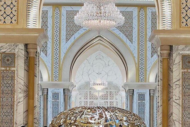 8 hours Abu Dhabi Grand Mosque and Qasar Al Watan Palace Tour - FAQ