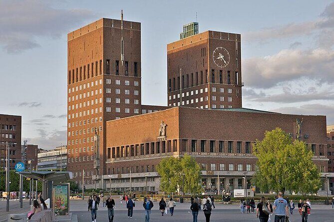 8 hours Full-Day Exclusive Oslo Tailormade Guided Limo Tour - Exploring Oslo with the 8-Hour Full-Day Exclusive Tailormade Guided Limo Tour