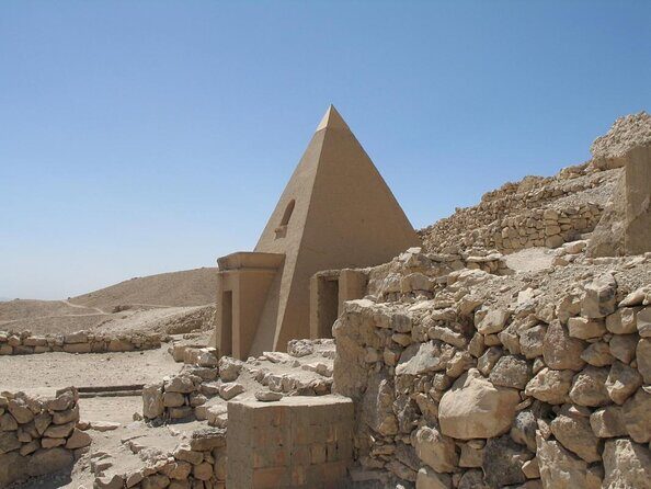 8-Hours Giza Pyramids, Egyptian Museum, khan-El khalili Bazar - Key Points