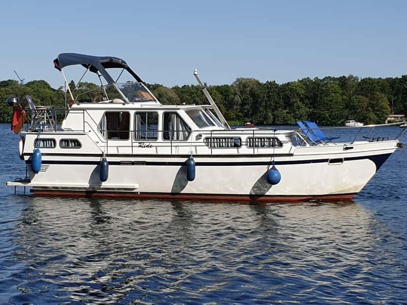 8h Private Wannsee Lake and Werder Yacht Cruise - Key Points