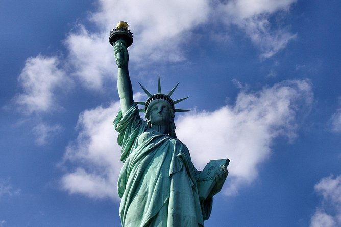 9-11-memorial-statue-of-liberty-and-ellis-island-guided-tour