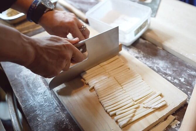 90-min-shared-handmade-udon-experience