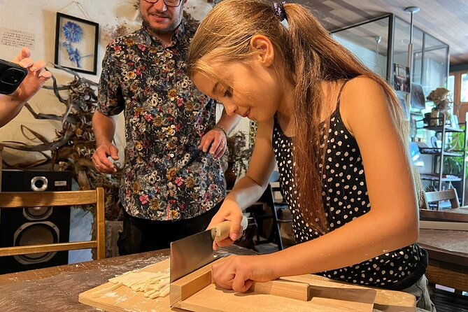90-min-shared-handmade-udon-experience