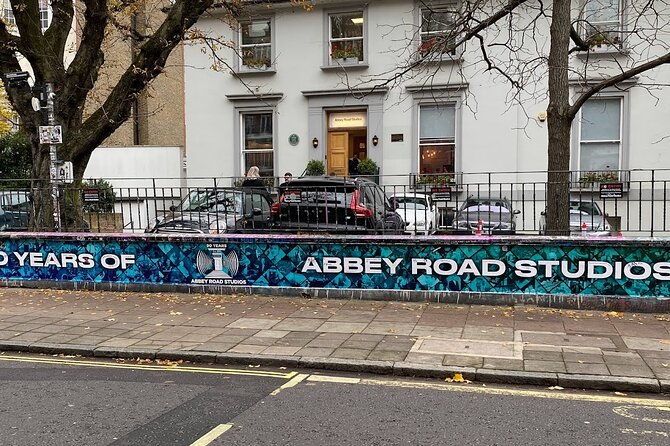 a-beatles-london-taxi-tour-and-sightseeing-experience