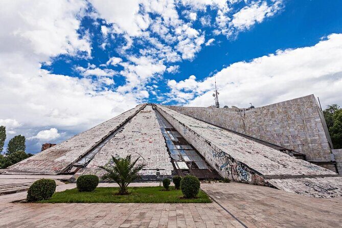 A Communist Manifesto: Tirana before and after - Key Points