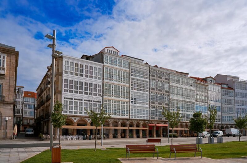 A Coruña: Historic Walking Tour Old Town and Highlights - Discovering A Coruña’s Historic Roots