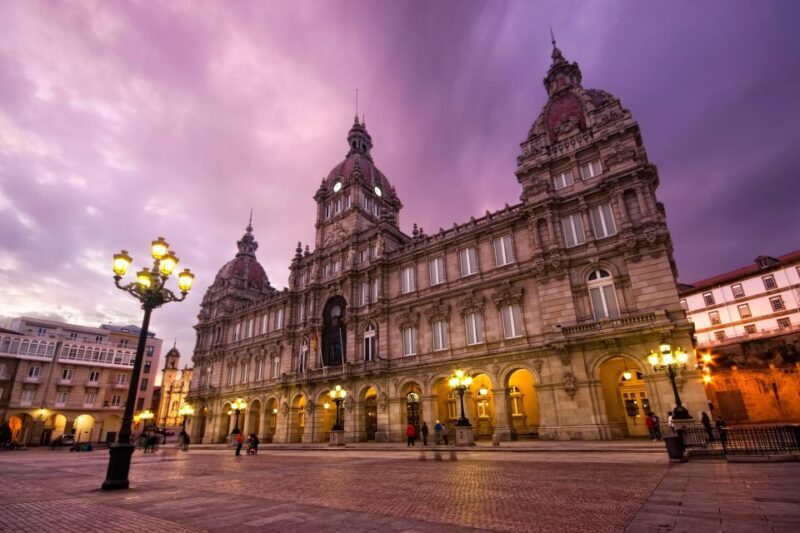 A Coruña: Historic Walking Tour Old Town and Highlights - Exploring the Old Town and Medieval Streets