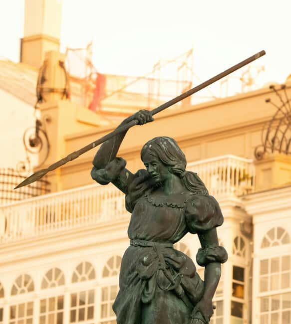 A Coruña: Historic Walking Tour Old Town and Highlights - Delving into Local Culture & Hidden Treasures