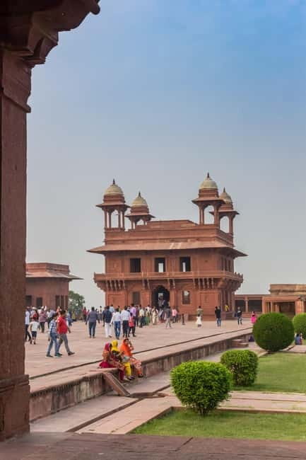 A Day Tour Fatehpur Sikri & Chand Baori from Agra with Guide - FAQs