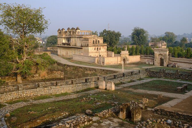 A Day Trip of Orchha from Khajuraho in Private Car with Guide - Who Is This Tour Best For?