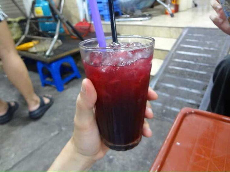 a-delicious-food-tour-through-the-old-quarter