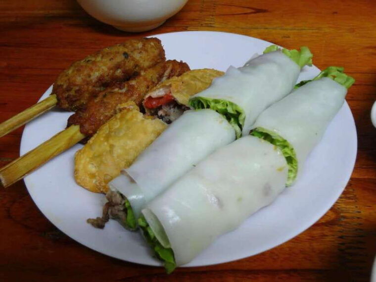 a-delicious-food-tour-through-the-old-quarter