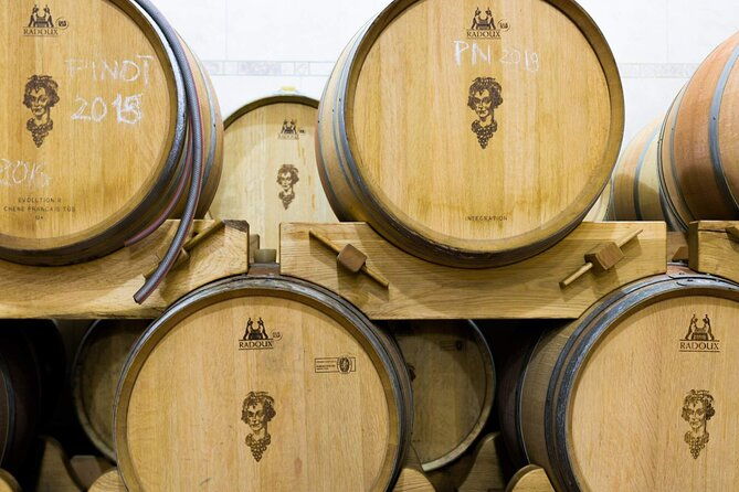 a-delightful-wine-tasting-in-the-scenic-countryside-with-lunch