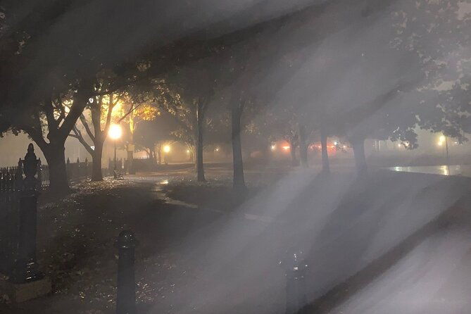 a-ghost-hunting-tour-specters-and-apparitions-in-salem