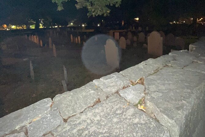a-ghost-hunting-tour-specters-and-apparitions-in-salem
