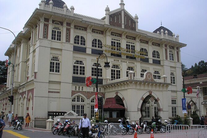 A Glimpse of Kuala Lumpur- Half Day Tour - Detailed Breakdown of the Tour Experience