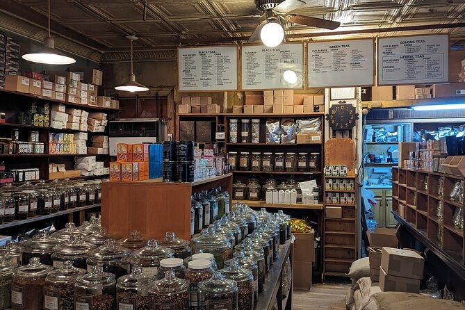 a-half-day-walk-between-the-skyscraper-clusters-of-manhattan