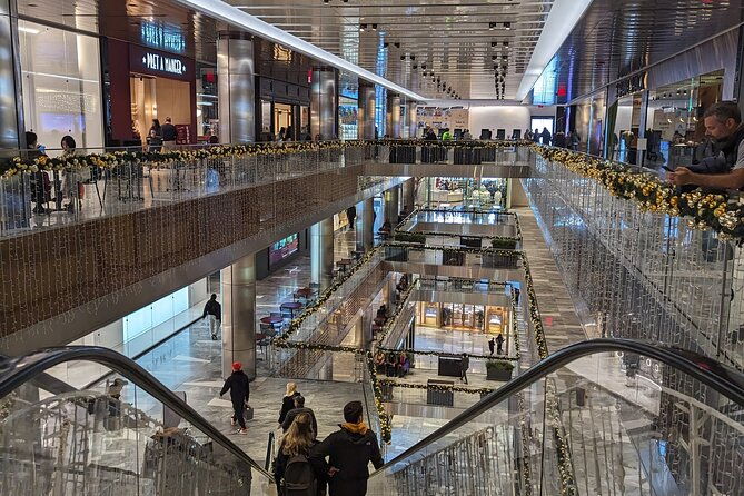 a-half-day-walk-between-the-skyscraper-clusters-of-manhattan