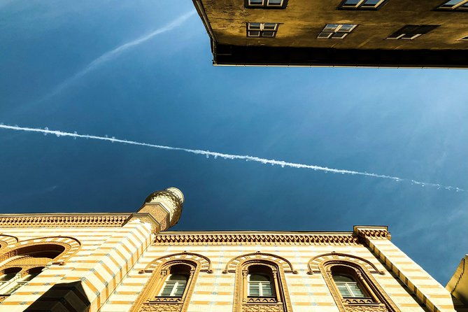 a-journey-through-jewish-budapest-walking-tour-4