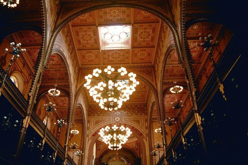 a-journey-through-jewish-budapest-walking-tour-5