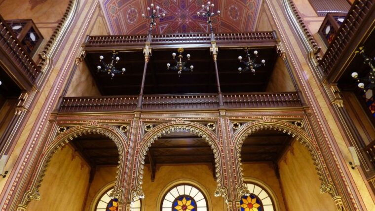 a-journey-through-jewish-budapest-walking-tour-5