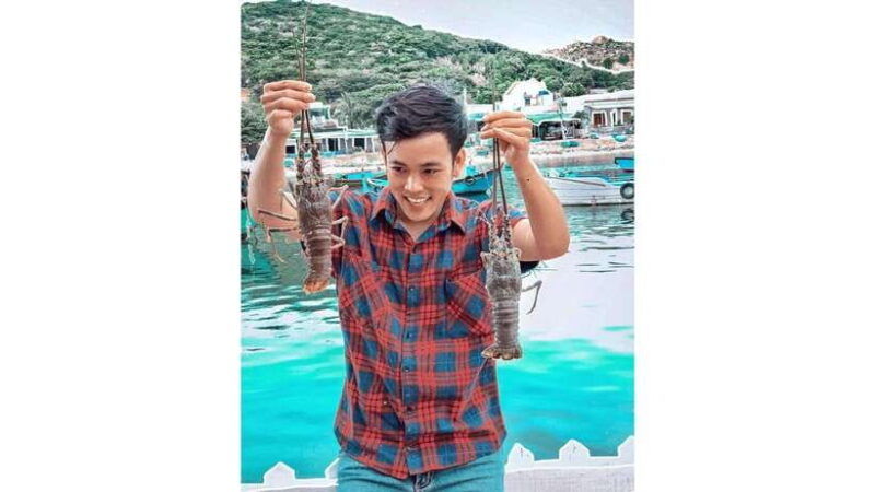 a-journey-to-the-serene-vinh-hy-bay-discovering-hidden-gems