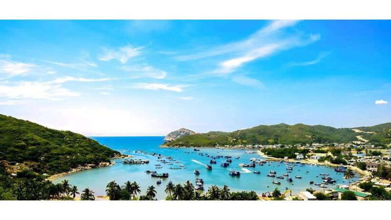 a-journey-to-the-serene-vinh-hy-bay-discovering-hidden-gems