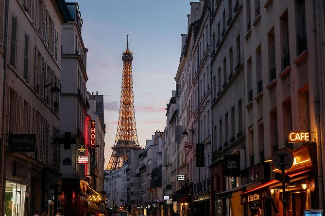 a-magical-evening-in-paris-with-locals-private-city-walking-tour
